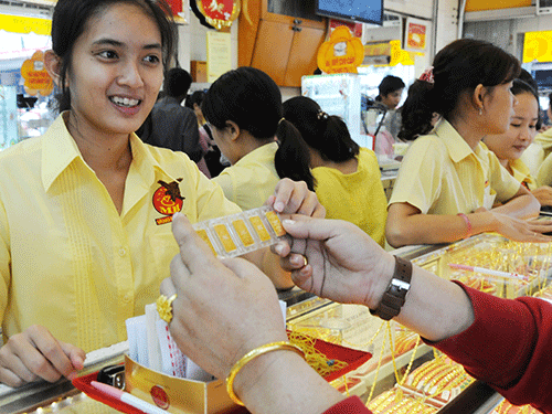 Vàng giảm sốc 500 ngàn, chênh lệch vượt 5 triệu