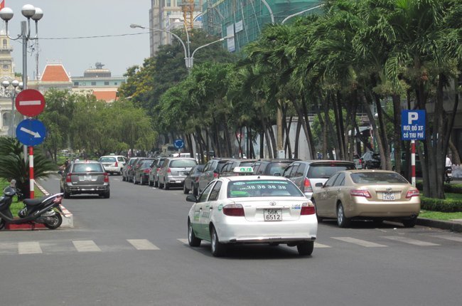 Cấm đậu xe trên 178 tuyến đường ở trung tâm Sài Gòn