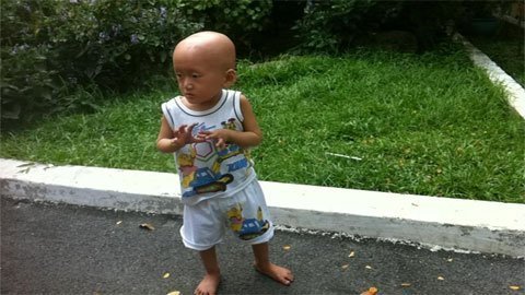 Em bệnh thận, chị bệnh tim chờ cha kiếm tiền trong vô vọng