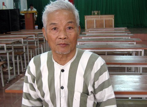 Nước mắt ông lão 72 tuổi mang tội giết người