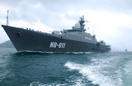 Uy lực chiến hạm Đinh Tiên Hoàng của hải quân Việt Nam