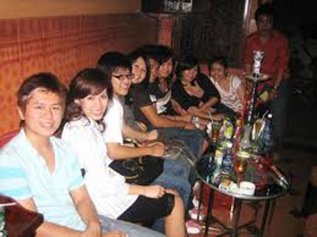 Khi học trò tan trong làn khói shisha