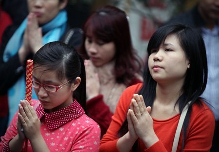 Người đi chùa ngày càng trẻ hóa