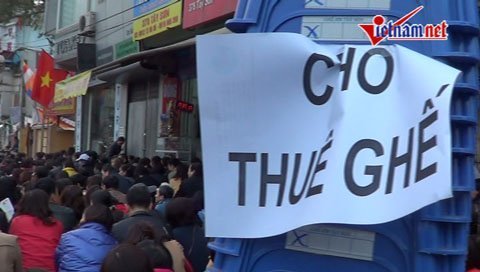 Cho thuê ghế ngồi lễ, kiếm bộn tiền