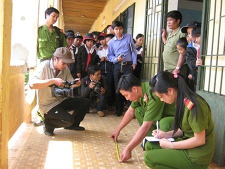Nam sinh lớp 9 đâm chết bạn ngay cửa lớp