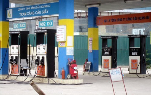 Giá xăng dầu: Chịu thêm được mấy ngày?
