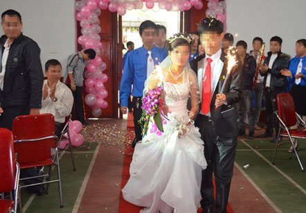 Dịch vụ cho thuê... chú rể