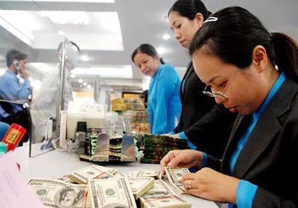 Khó khăn, NH vẫn tuyển mới hàng ngàn nhân viên