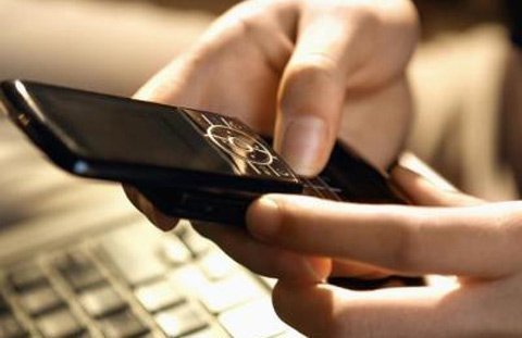 Người dùng smartphone Android tằn tiện hơn iPhone