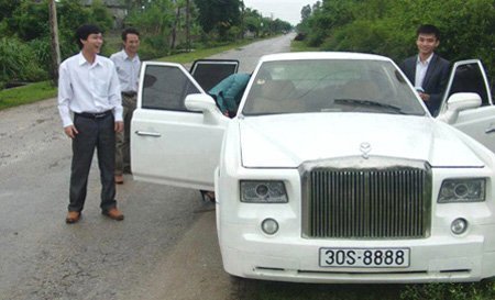 Nhóm 9X kể chuyện chế 'Rolls-Royce Việt Nam
