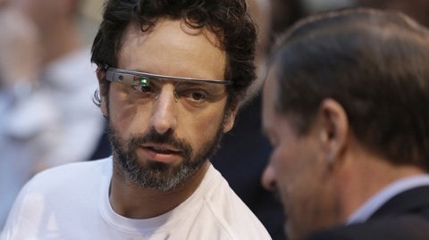 Vì sao đồng sáng lập Google luôn đeo Glass?