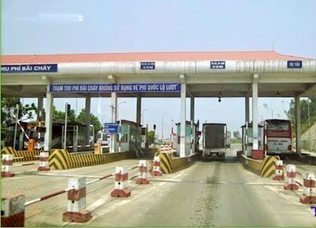 Hỗn loạn tại các trạm thu phí