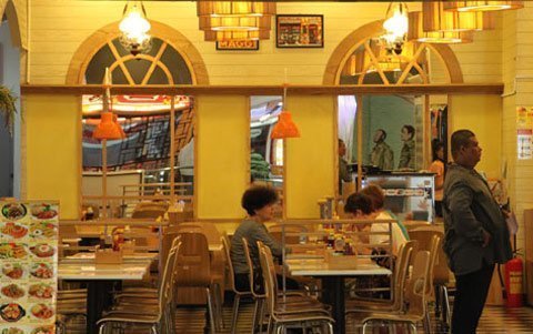 Giành giật mặt bằng ở trung tâm thương mại