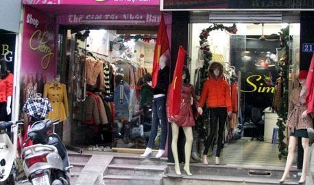 Quà tặng 8/3: Giá sốc, sức mua vẫn yếu