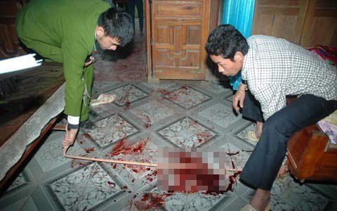 Bị phát hiện, tên trộm 15 tuổi đâm gục chủ nhà