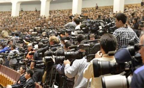 Cảnh báo giới tất bật tại kỳ họp Quốc hội TQ