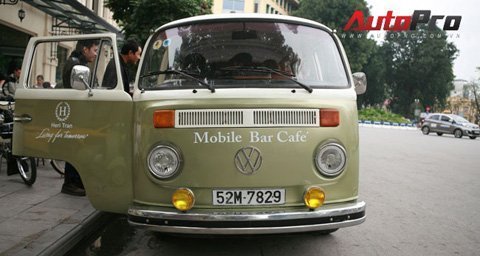 Volkswagen Mini Bus biến thành quán café di động