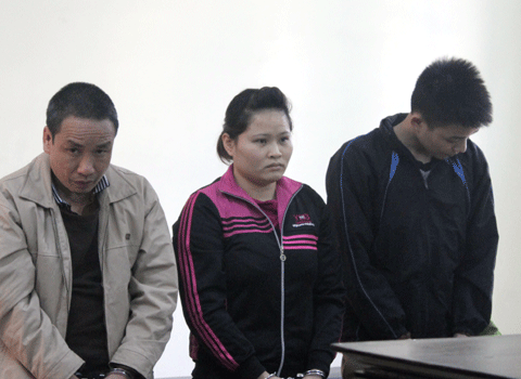 Đại gia 'giải đen' bằng trinh nữ hầu tòa