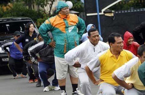 Tại sao nhiều nước cấm cảnh sát bụng phệ?