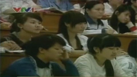 Sinh viên sư phạm hoang mang về việc làm