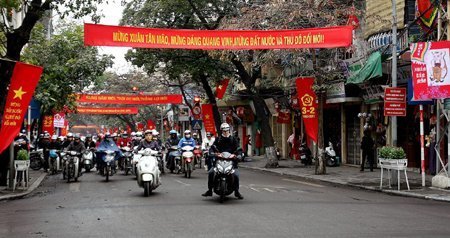 Nhân chuyện tranh cãi xung quanh một khẩu hiệu