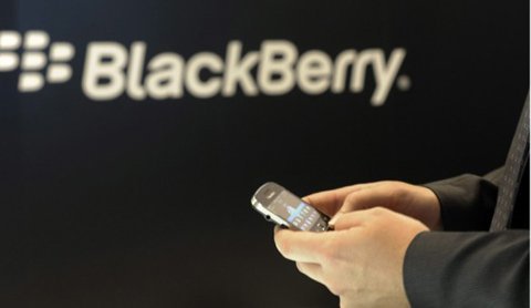 Canada 'tuýt còi' thương vụ Lenovo mua BlackBerry