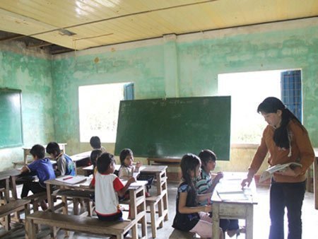 Tái diễn cảnh sáng lớp 9, chiều lớp... 5