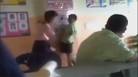 Đánh học sinh dã man vì không làm bài tập