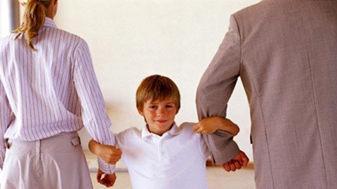 Con ở với mẹ sau ly hôn vẫn hưởng thừa kế của cha