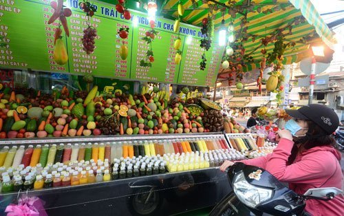 Nước lã pha hương liệu thành giải khát tự nhiên