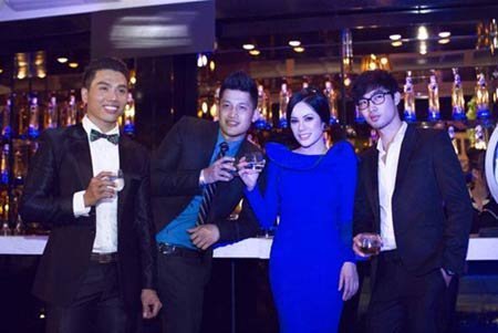 Mỹ nhân Việt yêu kiều trên “thảm xanh” Oscar Night