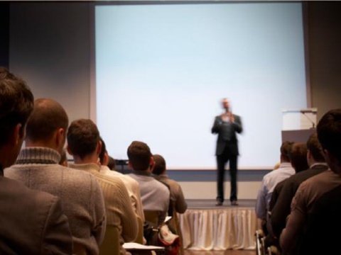 Phát ngôn gây sốc và tham vọng 'lập ngôn'