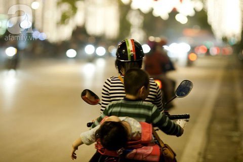 Trẻ gặp nạn vì bố mẹ đèo con hớ hênh