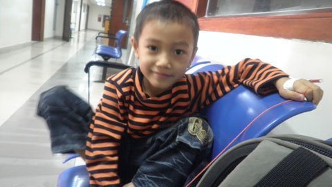 “Con cắn mẹ, con khỏi bệnh thì mẹ cũng đành…”