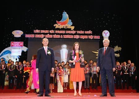 VPBank đạt giải Thương hiệu mạnh Việt Nam 2012