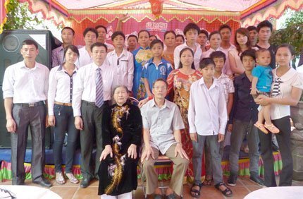 Đại gia đình hiếm có nhất Việt Nam: Lấy chuyện bó đũa dạy con đoàn kết