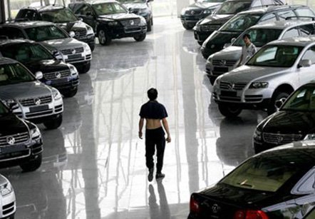 Hạ thuế, giảm giá 100 triệu ôtô vẫn ế