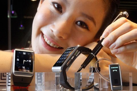 iWatch của Apple có đối thủ nặng kí
