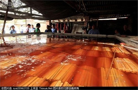 Bẩn thỉu nơi sản xuất đũa dùng một lần
