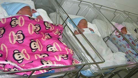 3 bé trong ca sinh 5 đã có thể về với mẹ