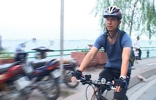 Người Hà Nội bỏ xe máy chuyển sang xe đạp