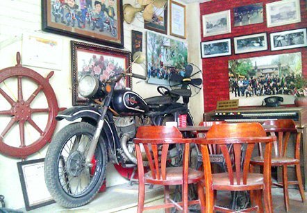 Cà phê “không giống ai” ở Hà Nội