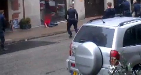 Cảnh sát nổ súng vào người đàn ông cầm dao