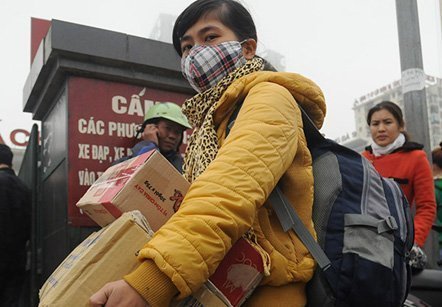 Gửi học phí cho con bằng rau và cá