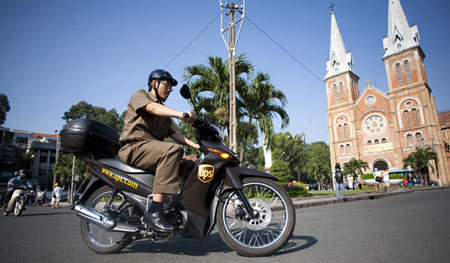 Công ty chuyển phát nhanh toàn cầu đầu tiên tại VN