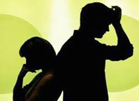 Quái chiêu 'hành' công an của những cặp vợ chồng lục đục