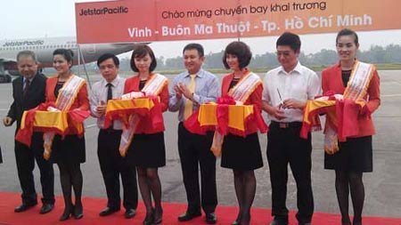 Jetstar Pacific mở đường bay TP.HCM-Buôn Mê Thuột-Vinh