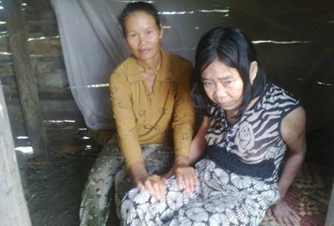 27 năm nuôi vợ của... chồng