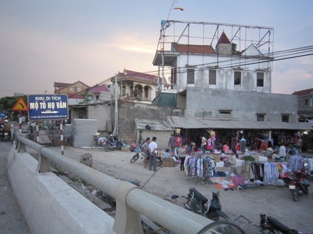 Chợ tự phát ngang nhiên tồn tại