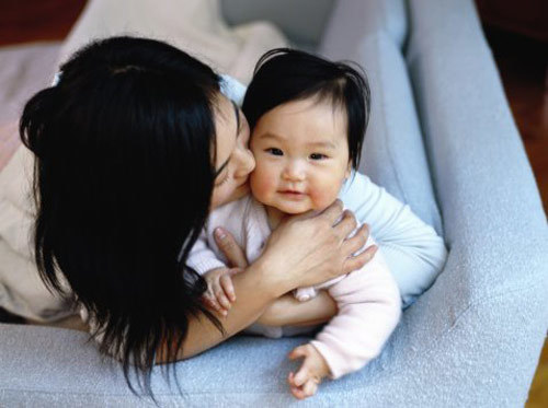 Cưng nựng “quá tay” cũng khiến con mất mạng